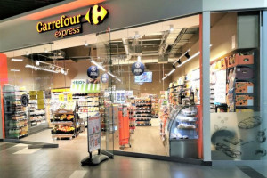 Carrefour zamyka, ale chce też otwierać