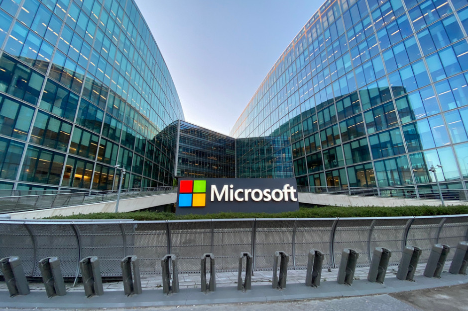Microsoft rusza z Azure Poland Central; fot. shutterstock Microsoft uruchamia w Polsce centrum przetwarzania danych
