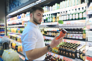 Promocje na piwo: tym grają dyskonty przed majówką