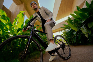 Reklama rowerów elektrycznych Kross podkreśla cenę, dostępną dla wszystkich