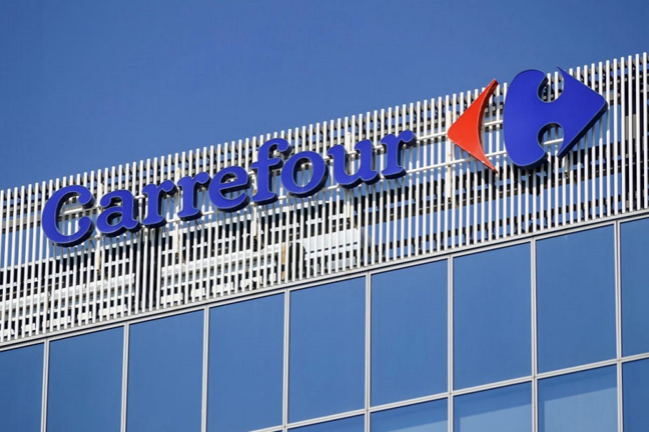 Carrefour planuje cięcia etatów, fot. Shutterstock Carrefour jednak zwalnia