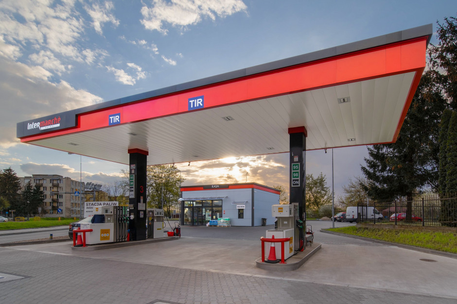 Intermarché przeprowadzi rebranding przysklepowych stacji paliw; fot. mat.pras. Muszkieterowie dają pieniądze na modernizacje stacji paliw