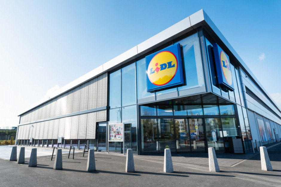 Lidl wprowadza rewolucję w zakupach; fot. shutterstock Rewolucja w kasach samoobsługowych Lidla