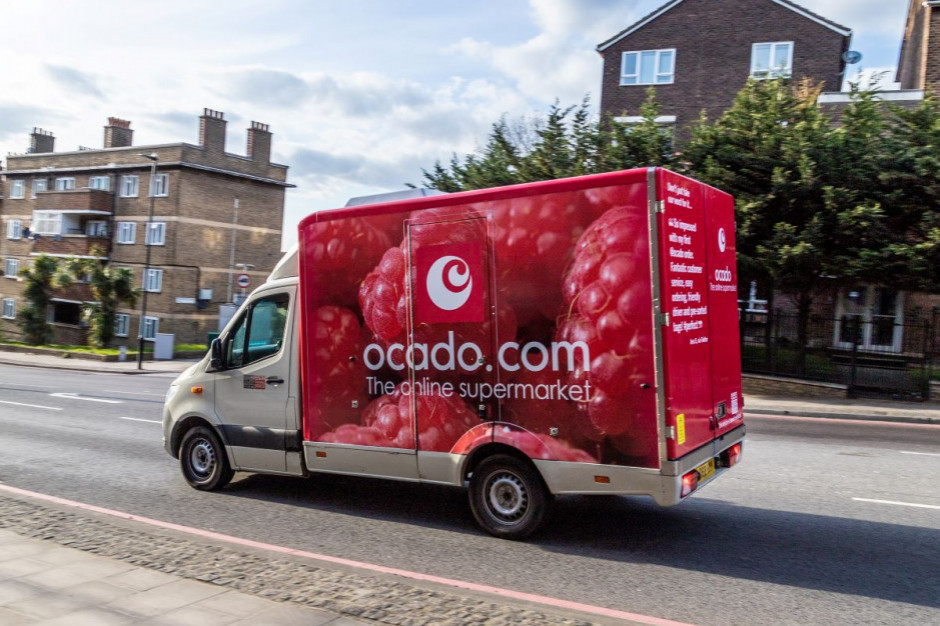 Ocado ma problemy, ale chce się odbudować, fot. Shutterstock Transfer z Tesco do Ocado