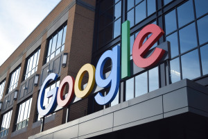 Pierwsze dni procesu odsłaniają pierwsze szczegóły współpracy między poszczególnymi gigantami technologicznymi (fot. Shutterstock)