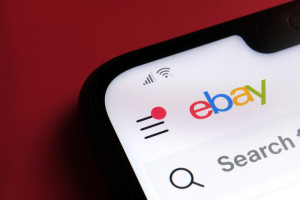 Ebay zwiększa sprzedaż. Gigant e-commerce inwestuje w sztuczną inteligencję