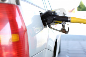 e-petrol.pl: warto zatankować przed 31 sierpnia br., bo kończą się promocje na stacjach paliw