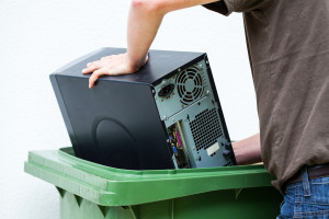 Konsumenci mają problemy ze zwrotem elektroodpadów (fot. Shutterstock)