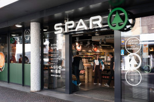 Spar sprzedaje polski biznes; fot. shutterstock/Henk Vrieselaar