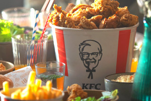 Kubełek KFC znów w promocji. Ile kosztuje?