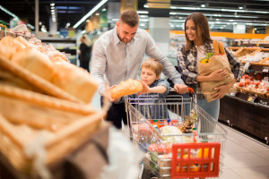 Ceny żywności w Polsce spadają (fot. Shutterstock)