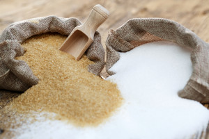 Cukier to jeden z produktów, który nie przeszedł kontroli IJHARS, fot. Shutterstock
