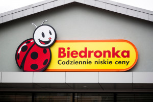 12 recyklomatów w Biedronkach; fot. shutterstock