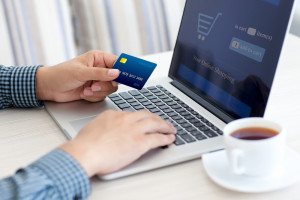 Allianz Trade Pay - nowe płatności dla e-commerce B2B, fot. Shutterstock/DenPhotos