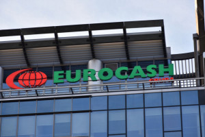 Działania optymalizacyjne Eurocashu mają przynieść ok. 200 mln zł oszczędności kosztowych, fot. Shutterstock