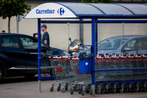 Sieć Carrefour ma w Polsce 813 sklepów; fot. shuttesrtock