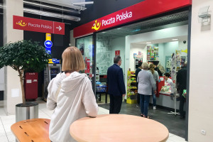 Poczta Polska dostanie lada dzień potężny zastrzyk pieniędzy - ponad 749 mln zł rekompensaty za świadczenie nierentownych usług, fot. Shutterstock