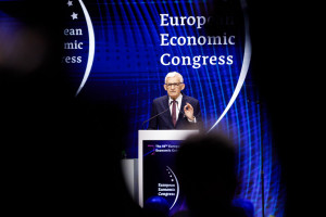 Buzek na EEC 2024: Minione 20 lat to niewiarygodny skok w kierunku lepszej i bogatszej Polski