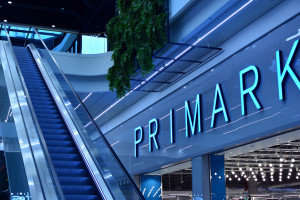 Oszuści oferują sprzedaż franczyzy pod marką Primark; fot. shutterstock