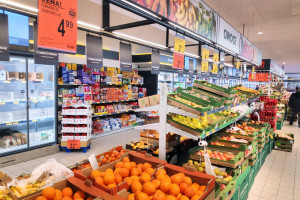 Według danych POHiD udział w sprzedaży produktów pochodzenia polskiego w sklepach wielkopowierzchniowych w odniesieniu do warzyw i owoców to 76%, fot. shutterstock