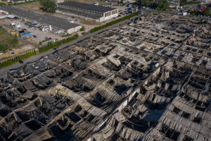 Wietnamscy kupcy poszkodowani w wyniku pożaru na Marywilskiej otrzymali pomoc; fot. Leszek Szymański|PAP Foto