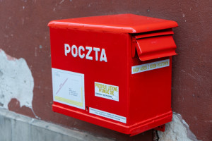 Związkowcy pocztowi twierdzą, że w 2024 r. pracę w Poczcie Polskiej straci 10 tys. osób