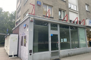 Zamknięty sklep Dużego Bena w Warszawie (fot. ddlahandlu.pl)