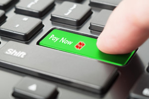Click to Pay to metoda dokonywania płatności za zakupy online na urządzeniach z dostępem do internetu (fot. Shutterstock)