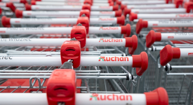 Auchan tnie etaty. Deficyt pracowników zmienia oblicze sklepów
