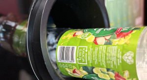 Nowy system sprzedaży napojów. Eksperci wskazują do kiedy na półkach będą butelki z kaucją i bez