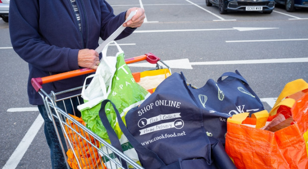 Ceny w hipermarketach znów w górę. Nabiał ze sporymi wahaniami