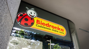 Polska scena handlowa w ruchu. Dino skraca dystans do Biedronki