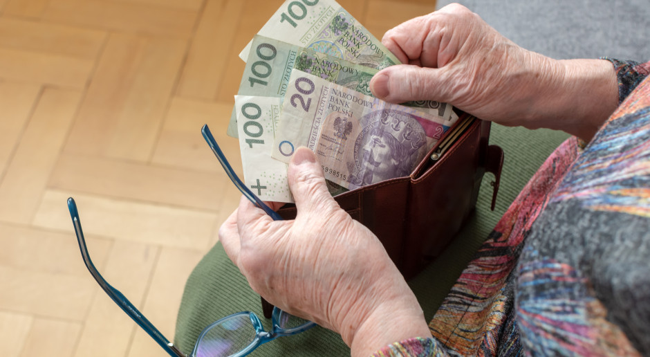 Zasiłek pielęgnacyjny 500 zł miesięcznie? Jest termin podwyżki