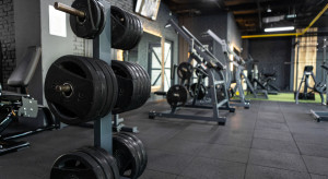 Niejasne umowy i automatyczne przedłużenia. Zarzuty dla sieci fitness