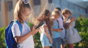 Cios w e-commerce. Czy polski handel jest gotowy na blokadę social mediów dla nieletnich?