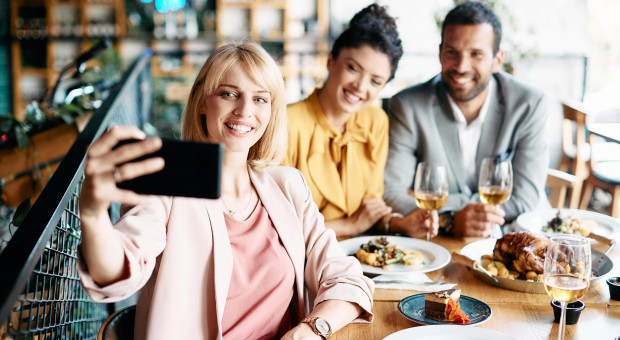 Pięć megatrendów w żywności i napojach. Tak chcą kupować młodzi