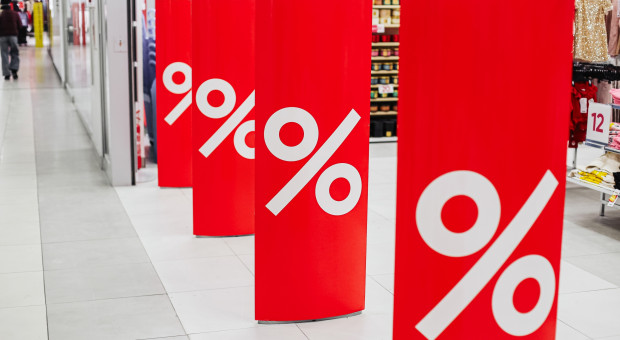 Sklepy Black Red White, Żabka Nano oraz Peek & Cloppenburg z zarzutami UOKiK