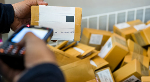 UE dokręca śrubę Temu i Shein. Ekspert ostrzega: to nie uratuje europejskich sklepów