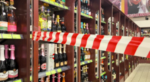 Nowe przepisy o alkoholu pod ostrzałem branży. "To uderzy w sklepy i producentów"