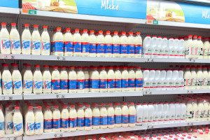 Wielki ranking mleka z marketów. Niespodziewany zwycięzca deklasuje wielkie sieci