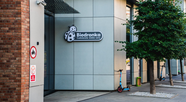 Rząd założył, że będzie 5 mld zł. Dino, Biedronka i Lidl dokładają do budżetu