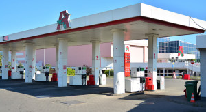 Ubywa stacji paliw przy marketach. Zostało ich już tylko 166