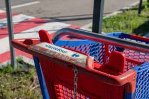 Dawny Carrefour sprzedany za ponad 17 mln zł. Kupiła go konkurencja